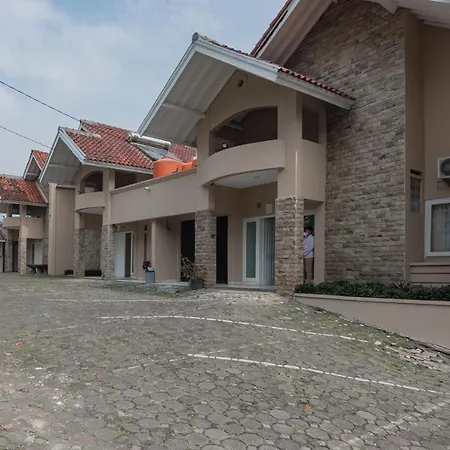 Rossan Villa Hotel Near Kampus Upi Setiabudhi